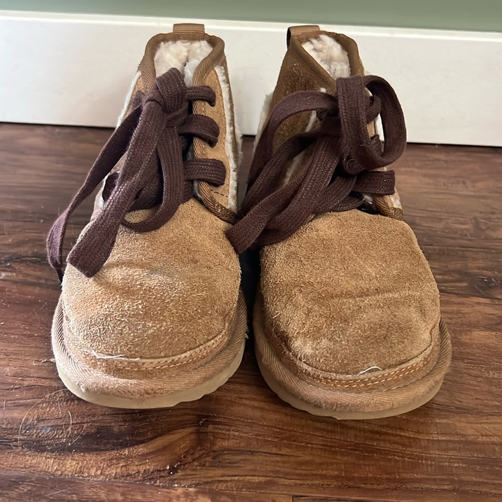 Kids Ugg boots with laces. Size 2